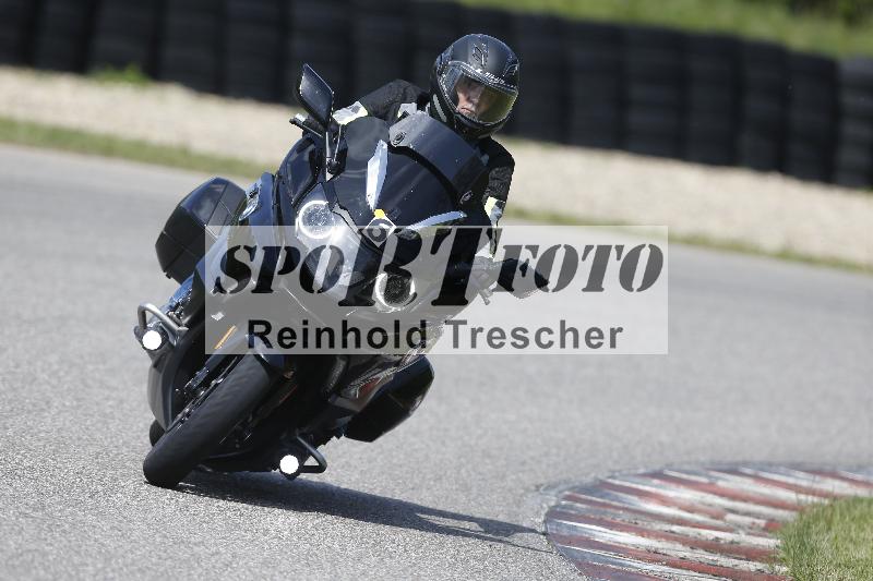 Archiv-2025/09 22.04.2025 Cornu Master School ADR/rot-rouge/6